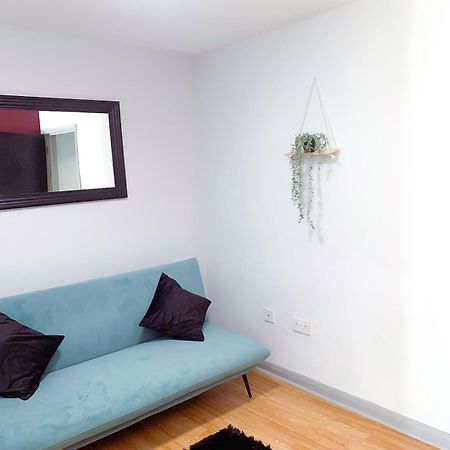 Lovely, Cosy & Central 3 Bed House Near Station ジリンガム エクステリア 写真