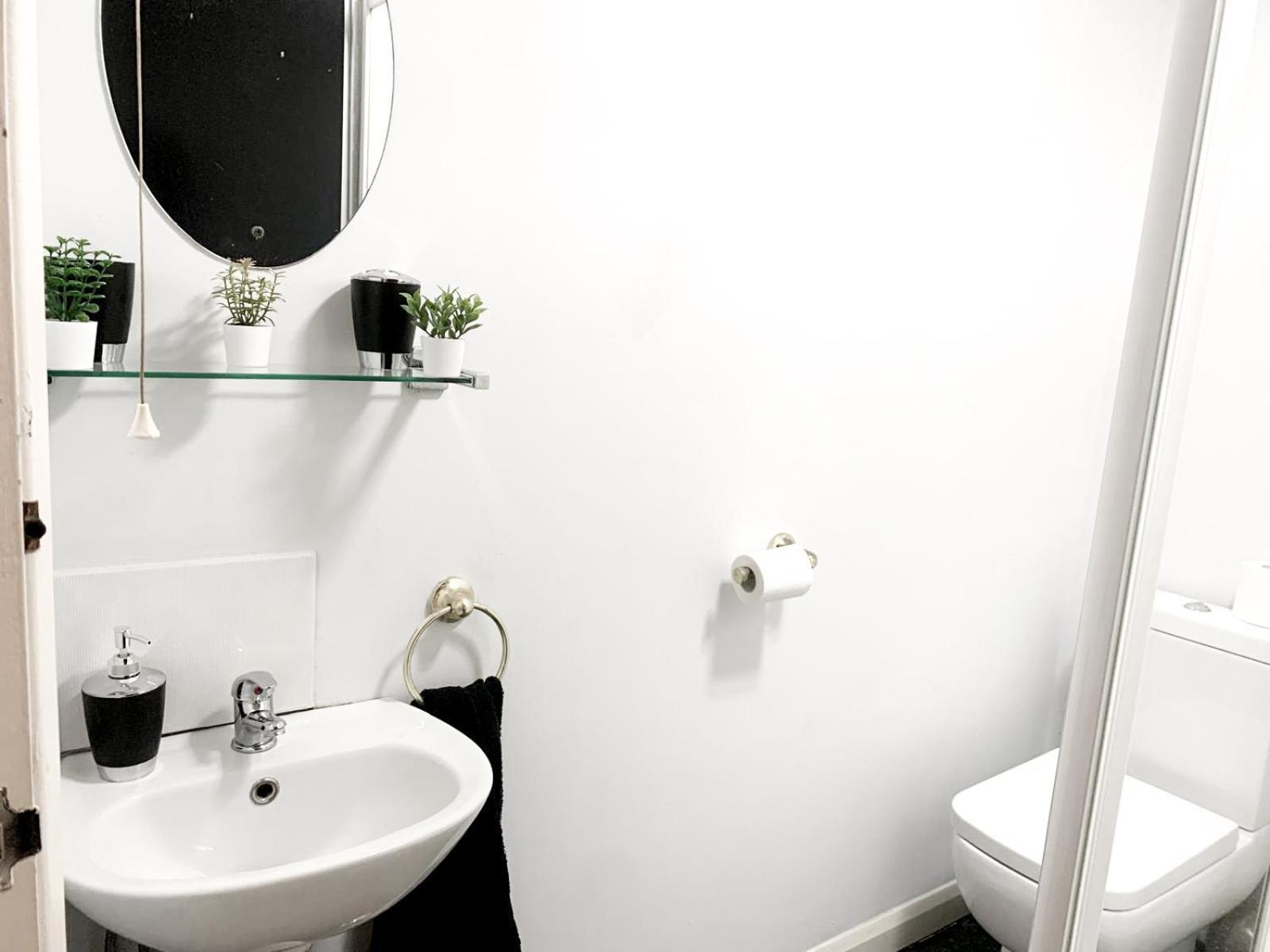 Lovely, Cosy & Central 3 Bed House Near Station ジリンガム エクステリア 写真
